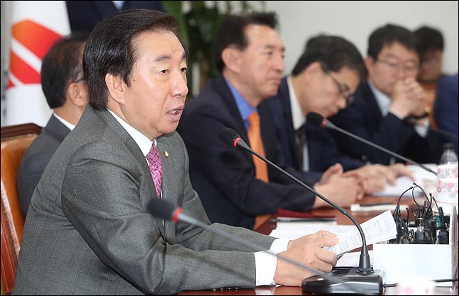 김성태 자유한국당 원내대표가 9일 오전 국회에서 열린 원내대책회의에서 발언하고 있다. ⓒ데일리안 박항구 기자
