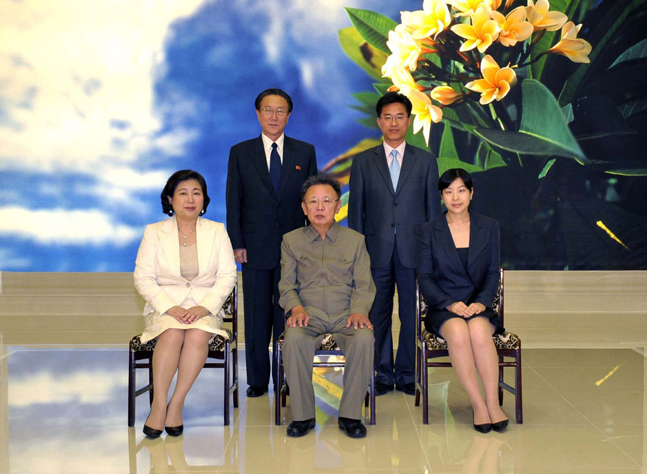 현정은 현대그룹 회장이 지난 2009년 8월 故 김정일 북한국방위원장을 면담할 당시 모습.ⓒ현대그룹