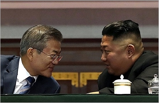 문재인 대통령과 김정은 북한 국무위원장 ⓒ평양사진공동취재단