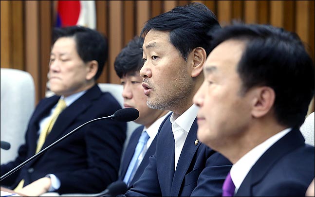 김관영 바른미래당 원내대표가 12일 오전 국회에서 열린 의원총회에서 발언하고 있다. ⓒ데일리안 박항구 기자