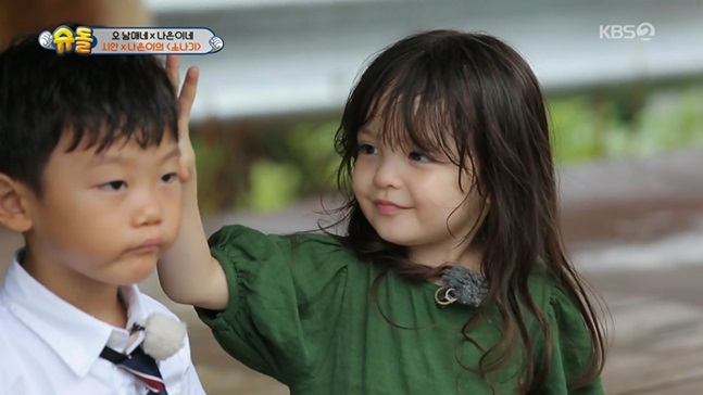 KBS ‘슈퍼맨이 돌아왔다’에 출연하고 있는 축구선수 이동국 아들 이시안과 박주호 딸 박나은. KBS ‘슈퍼맨이 돌아왔다’ 영상 캡처