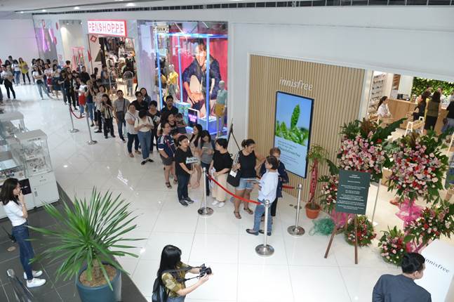 국내 화장품 기업들이 동남아시아 시장으로 몰려들고 있다. 이니스프리 필리핀 1호점 매장. ⓒ아모레퍼시픽그룹