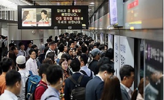 서울지하철 9호선에 6량짜리 급행열차가 새롭게 편성된다.(자료사진) ⓒ연합뉴스 