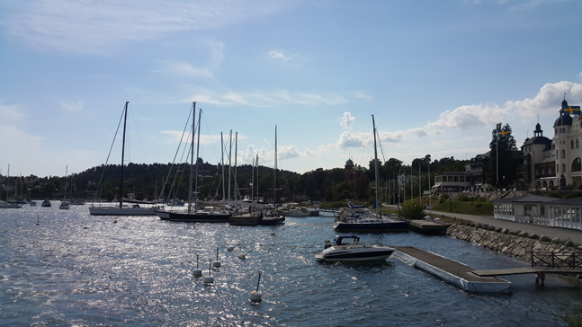 살트셰바덴 그랜드 호텔 뒷쪽 발트해로 나가는 바다의 시작은 화려한 요트들의 정박지다. 스톡홀름에서도 가장 아름다운 풍광을 자랑한다. (사진 = 이석원)