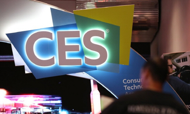 전 세계 최대 IT·가전전시회 'CES(Consumer Electronics Show) 2019'가 오는 8일(현지시간)부터 11일까지 미국 라스베이거스에서 열린다. 사진은 지난해 초 'CES 2018' 개막을 이틀 앞둔 미국 네바다주 라스베이거스 컨벤션센터(LVCC) 전경.ⓒ연합뉴스