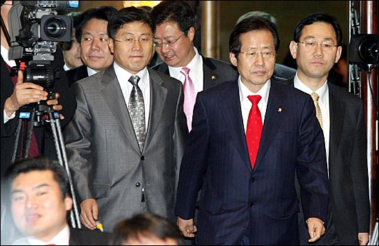 홍준표 자유한국당 전 대표와 주호영 의원(자료사진). ⓒ데일리안