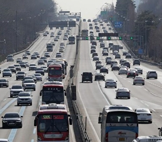 고속도로 차량 이용 모습. ⓒ 연합뉴스 