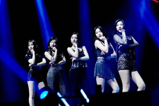 그룹 레드벨벳이 첫 북미 투어의 화려한 막을 올렸다.ⓒSM엔터테인먼트