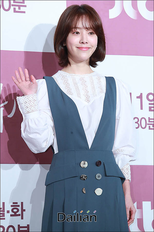 배우 한지민이 JTBC 새 월화극 '눈이 부시게'에 출연한 소감을 밝혔다.ⓒ데일리안 류영주 기자