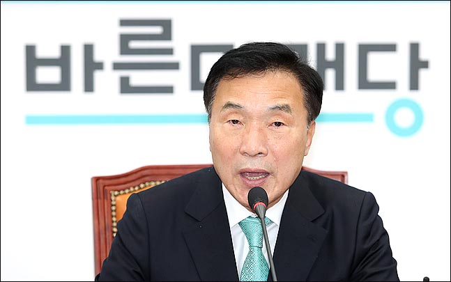 손학규 바른미래당 대표가 12일 오전 국회에서 창당 1주년 기자회견을 하고 있다. ⓒ데일리안 박항구 기자