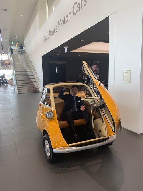장성택 BMW 드라이빙 센터 상무가 지난 14일 인천 BMW드라이빙 센터에서 클래식카 '이세타'를 타고 있다. 이세타는 실제로 주행 가능하다. 자동차 명장이기도 한 그는, 단종된 이세타 부품을 직접 만들어 교체한다. ⓒ데일리안