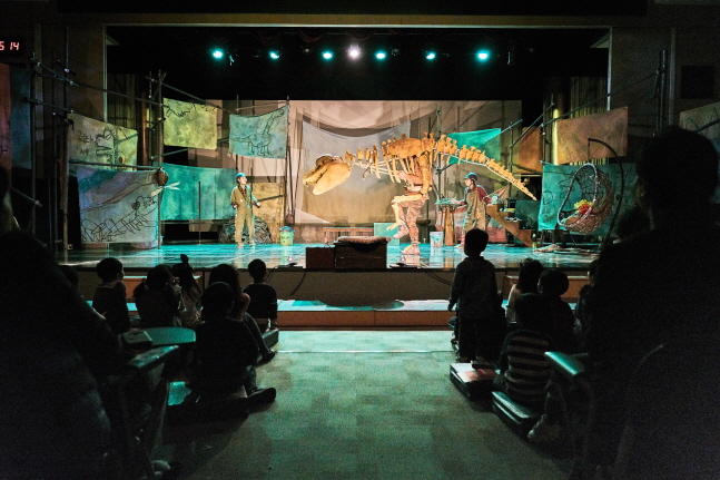 지난 2월23일 포스코센터에서 일반시민 가족들과 함께하는 포스코 키즈 콘서트 <와, 공룡이다!> 를 개최했다.ⓒ포스코