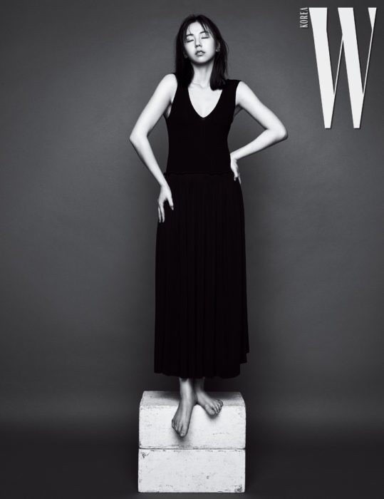 안소희의 독보적 매력이 담긴 패션 매거진 ‘W KOREA’의 3월호 화보가 공개됐다. ⓒW KOREA