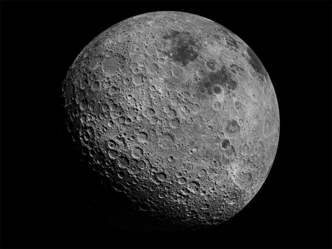 운석·소행성 충돌구가 그대로 남아있는 달 표면.ⓒ연합뉴스