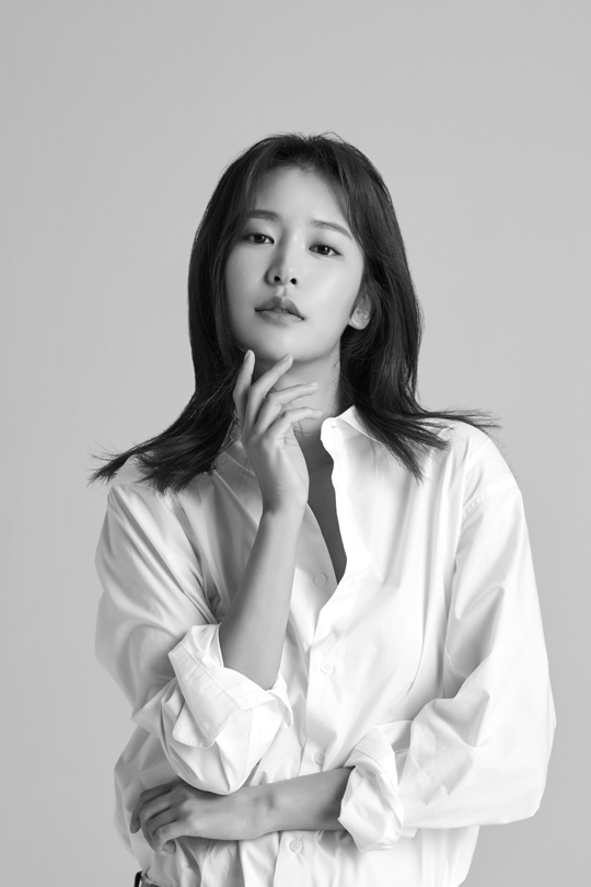 tvN '로맨스는 별책부록'서 송해린 역을 맡은 정유진은 "내 안의 다른 모습을 보여줄 수 있었다고 했다.ⓒFNC엔터테인먼트