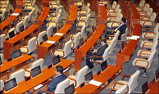 듬성듬성 비어있는 국회 본회의장 좌석.(자료사진) ⓒ데일리안 박항구 기자 