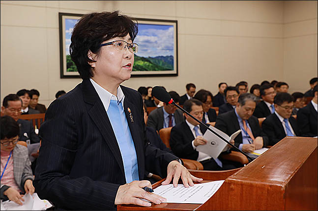 김은경 환경부 장관이 2018년 3월 14일 오후 국회에서 열린 국회 환경노동위원회 전체회의에서 업무보고를 하고 있다. ⓒ데일리안 류영주 기자