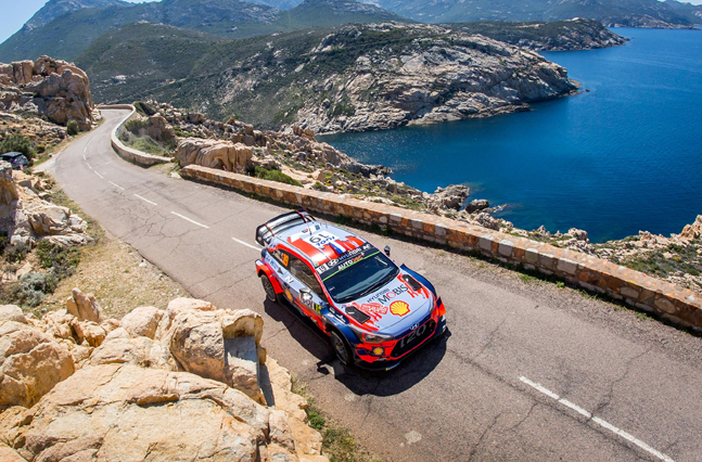 프랑스에서 진행된 '2019 월드랠리챔피언십' 시즌 4번째 대회인 코르시카 랠리에서 우승을 차지한 현대자동차 'i20 WRC' 랠리카가 주행하고 있다. ⓒ현대자동차