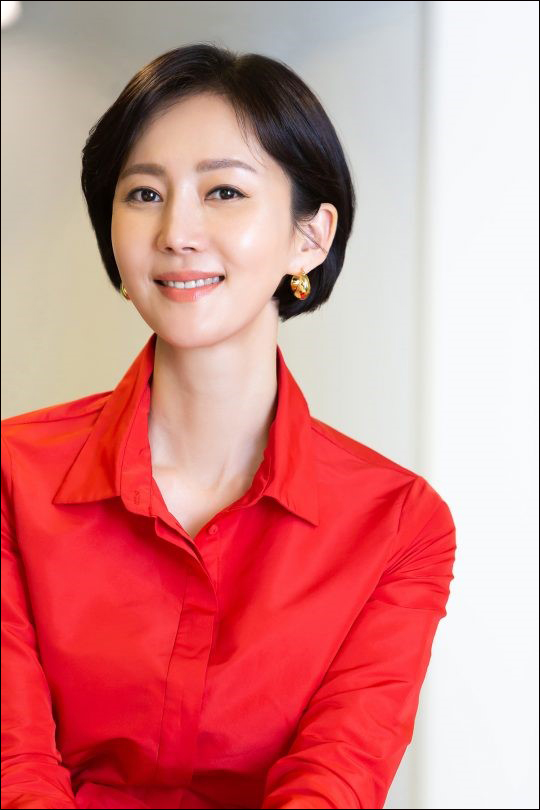 배우 염정아는 영화 '미성년'에서 주인공 영주 역을 맡았다.ⓒ쇼박스
