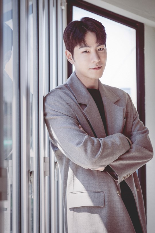 배우 홍종현은 영화 '다시, 봄'에서 호민 역을 맡았다.ⓒ26컴퍼니