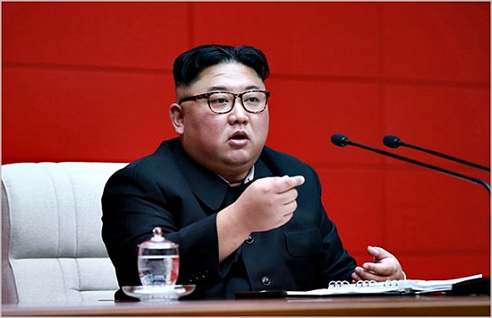 김정은 북한 국무위원장이 지난 10일 노동당 중앙위원회 제7기 제4차 전원회의를 주재하고 있다. ⓒ조선중앙통신