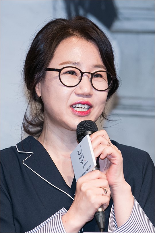 김은숙 작가 복귀설에 대해 스튜디오드래곤 측이 "확정된 건 없다"는 입장을 밝혔다. ⓒ CJ E&M