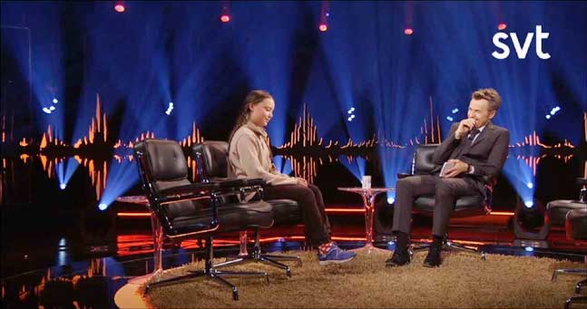 그레타 툰베리가 스웨덴 공영 방송인 SVT의 인터뷰 프로그램 ‘Skavlan’에 출연하고 있다. (사진 = SVT 화면 캡처)