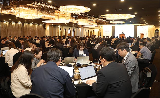 23일 서울 여의도 CCMM빌딩에서 열린 ‘2019 데일리안 글로벌 금융비전포럼 신남방 전략 고도화, 한국 금융의 길을 묻다. 아세안 국가 진출 은행 및 금투업계 현지화 전략에 대하여'가 개최되고 있다. ⓒ데일리안 박항구 기자