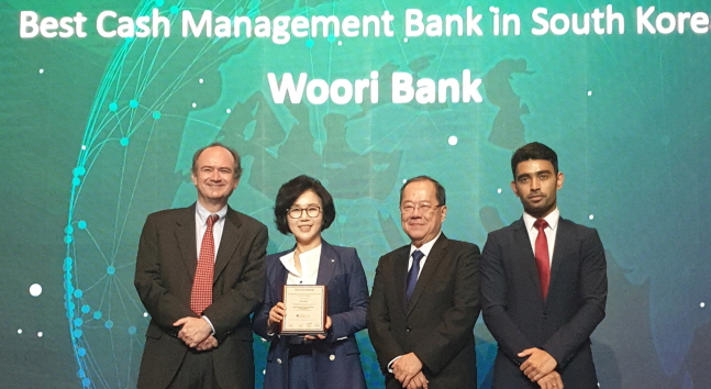 우리은행이 아시안뱅커 주최로 열린 더 아시안 뱅커 트랜잭션 뱅킹 어워드에서 2019년 한국 최우수 자금관리 은행으로 선정됐다.ⓒ우리은행