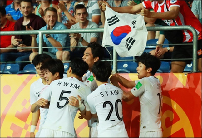 한국이 에콰도르를 꺾고 U-20 월드컵 결승에 진출하자 일본 언론도 반응했다. ⓒ 연합뉴스 