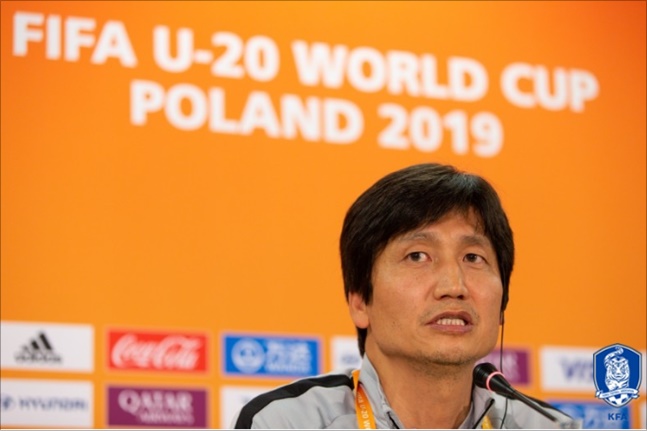 [U-20 월드컵 결승] 한국 정정용 감독은 우크라이나전 패배의 탓을 자신에게 돌렸다. ⓒ 대한축구협회
