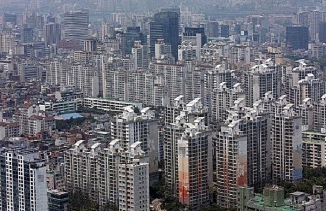 6월 셋째 주 강남 3구 아파트값 변동률이 일제히 보합 및 상승세를 나타냈다. 사진은 서울의 한 아파트 밀집지역 모습. ⓒ연합뉴스