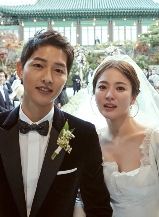 배우 송중기와 송혜교가 결혼 1년 2개월 만에 파경을 맞아 충격을 주고 있다.ⓒ블러썸 