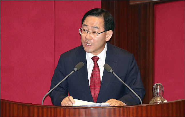 주호영 자유한국당 의원이 9일 열린 국회 본회의에서 정치·외교·안보·통일 분야 대정부질문을 하고 있다. ⓒ데일리안 박항구 기자