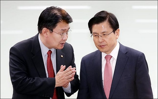 자유한국당 황교안 대표(오른쪽)와 정용기 정책위의장. ⓒ데일리안 박항구 기자