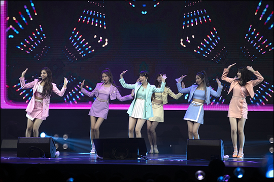 걸그룹 여자친구가 아시아 투어 싱가포르 공연을 성황리에 마쳤다. ⓒ 쏘스뮤직