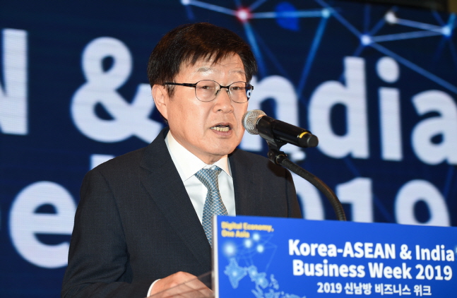 무역협회 김영주 회장이 지난 6월 25일 개최된 '신남방 디지털경제 포럼'에서 개회사를 하고 있다.ⓒ한국무역협회