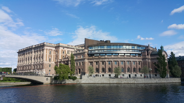 스웨덴 국회의사당 전경. 스웨덴 국회의원은 특권없기로 세계에서도 유명하다. (사진 = 이석원)