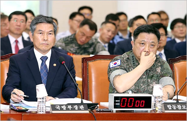 정경두 국방부 장관과 박한기 합동참모의장 ⓒ데일리안 박항구 기자