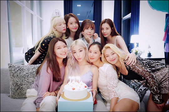 그룹 소녀시대가 완전체로 모였다. ⓒ 티파니 인스타그램