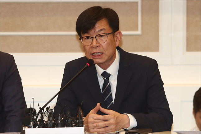 김상조 청와대 정책실장이 7월 31일 국회에서 열린 일본수출규제대책 민관정협의회에서 발언을 하고 있다. ⓒ데일리안 홍금표 기자
