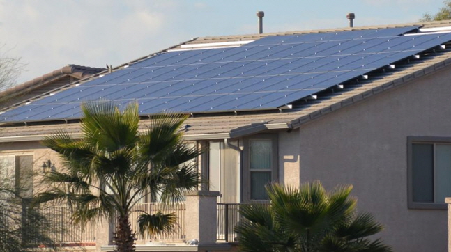 미국 애리조나 마리코파 주택에 설치된 한화큐셀 태양광 모듈.ⓒ한화큐셀