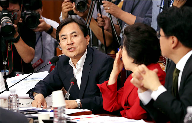 김진태 자유한국당 의원이 국회 법제사법위원회에서 열린 인사청문회에서 질의를 하고 있다(자료사진). ⓒ데일리안 박항구 기자