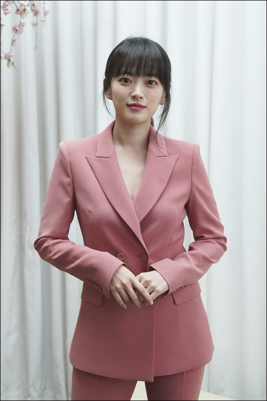 JTBC 금토드라마 '멜로가 체질'은 서른 살 여자 친구들의 고민, 연애, 일상을 그린 드라마로 천우희는 주인공 임진주 역을 맡았다.ⓒJTBC