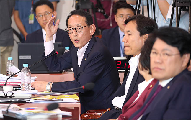김도읍 자유한국당 의원이 6일 국회 법제사법위원회에서 열린 조국 법무부 장관 후보자 인사청문회에서 질의를 하고 있다. ⓒ데일리안 박항구 기자