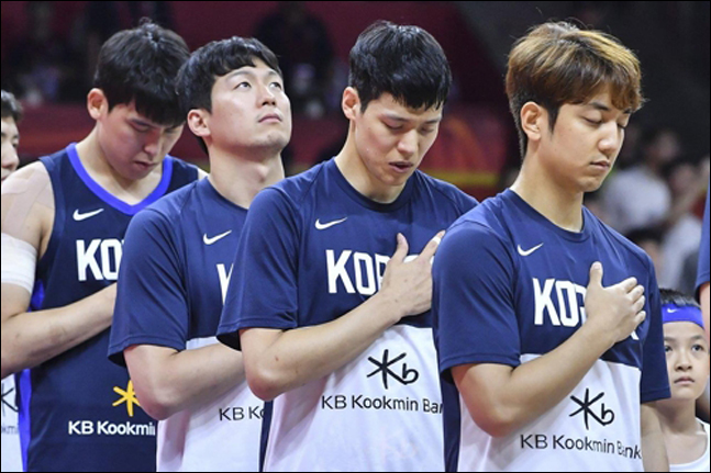 농구 월드컵에서 25년 만에 승리를 거둔 한국 농구 대표팀. ⓒ 대한농구협회