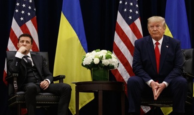 도널드 트럼프 미국 대통령과 볼로디미르 젤렌스키 우크라이나 대통령이 지난 26일(한국시간) 미국 뉴욕에서 정상회담을 갖고 있다.(자료사진) ⓒ연합뉴스