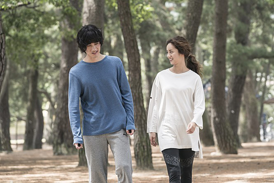 배우 엄태구와 이혜리가 영화 '판소리 복서'에서 로맨스 호흡을 선보인 소감을 밝혔다.ⓒCGV아트하우스