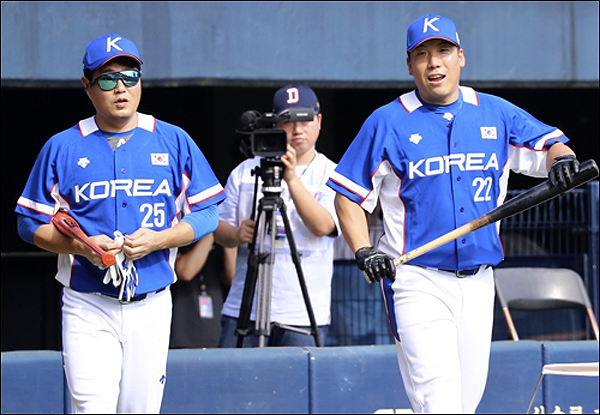 대표팀에 선발된 양의지와 김현수는 모두 두산의 팜 출신이다. ⓒ 연합뉴스