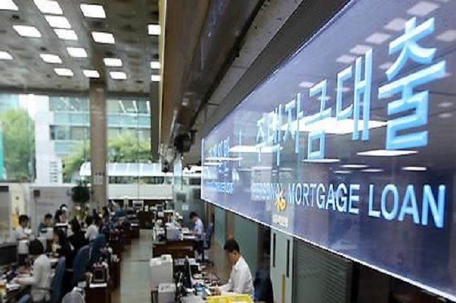 한국은행이 16일 기준금리를 연 1.25%로 전격 인하했다.ⓒ연합뉴스